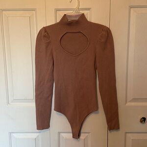 Astr The Label Sz M mock neck ribbed heavy knit bodysuit W/cutout EUC B77